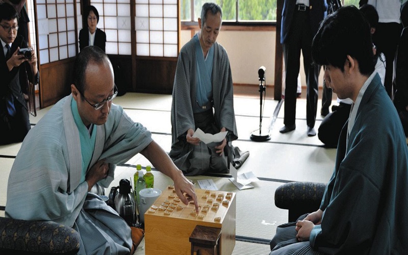 緊迫の棋士戦：王位戦の全貌とその魅力に迫る